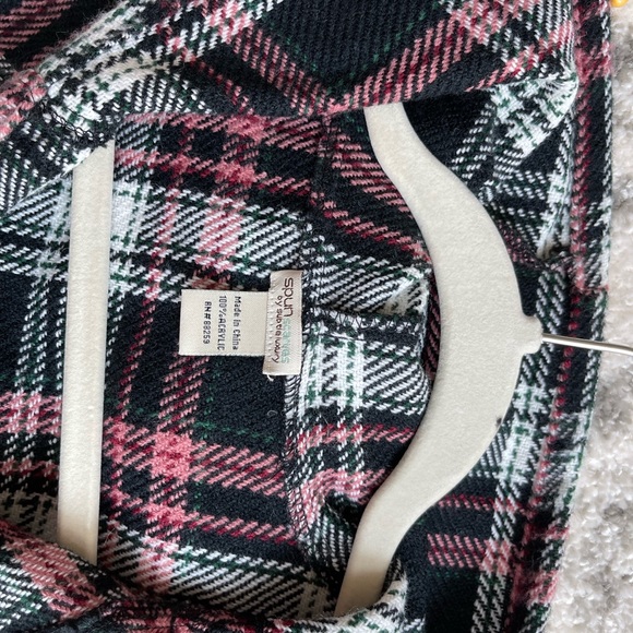 Spun Scarves by Subtle Luxury wrap poncho - Picture 4 of 7